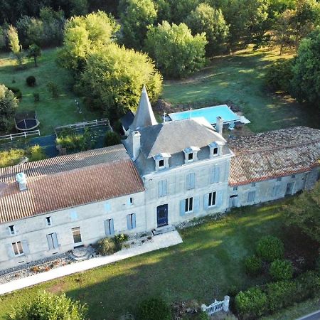Domaine Du Grand Ormeau Bed & Breakfast Semillac Bagian luar foto