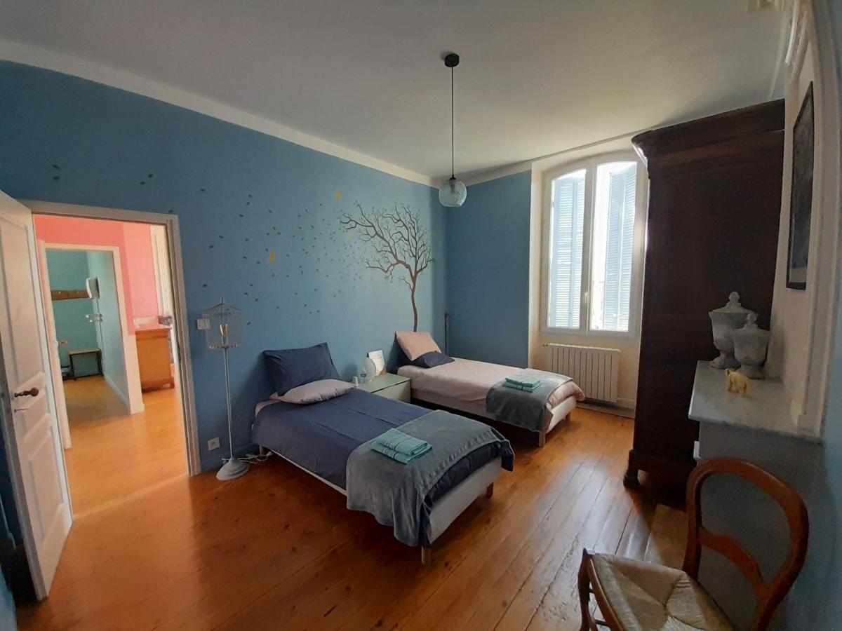 Domaine Du Grand Ormeau Bed & Breakfast Semillac Bagian luar foto