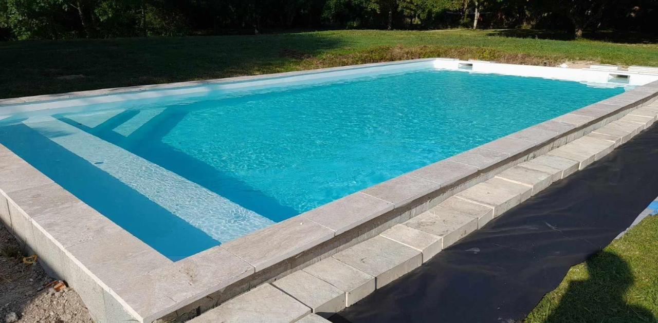 Domaine Du Grand Ormeau Bed & Breakfast Semillac Bagian luar foto