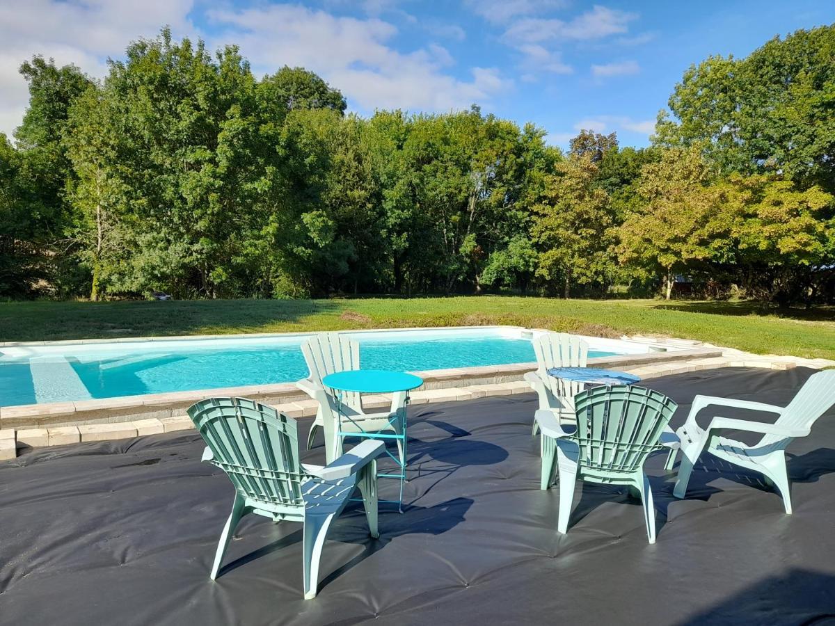 Domaine Du Grand Ormeau Bed & Breakfast Semillac Bagian luar foto