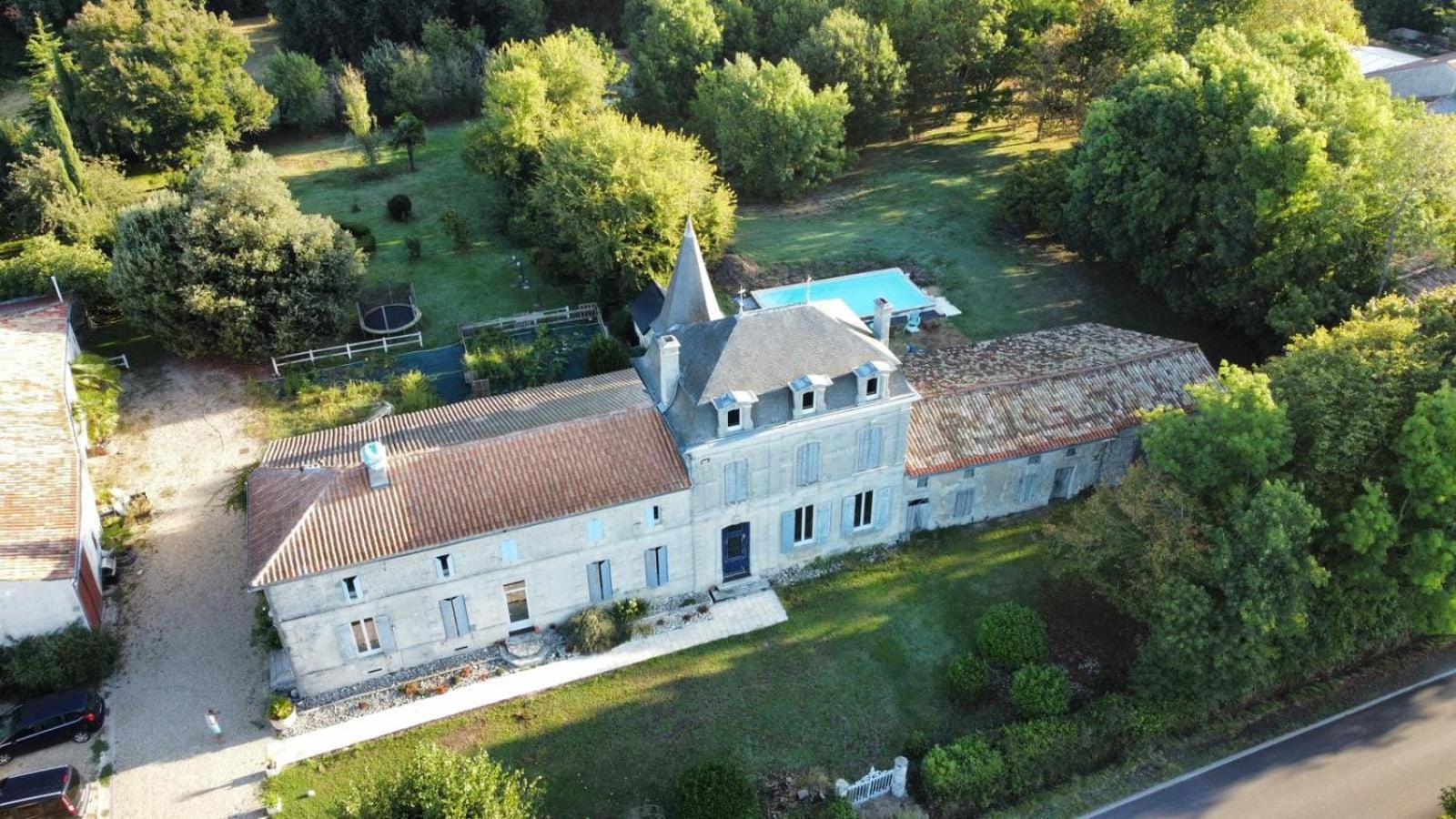 Domaine Du Grand Ormeau Bed & Breakfast Semillac Bagian luar foto